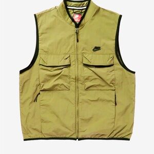 Nike MEN'S NIKE TECH WOVEN GILET
$125.00